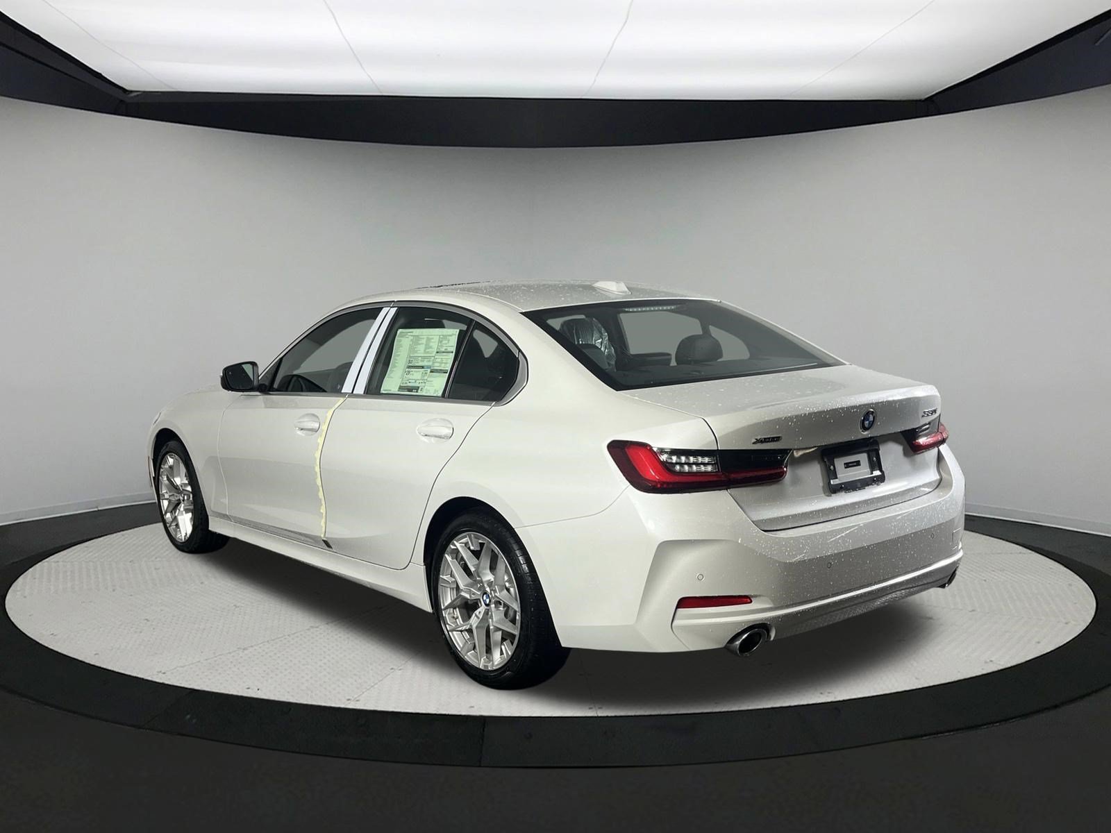 2025 BMW 3 Series 330i - Photo 6