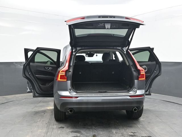 Used 2019 Gray Volvo T6 Momentum image 55