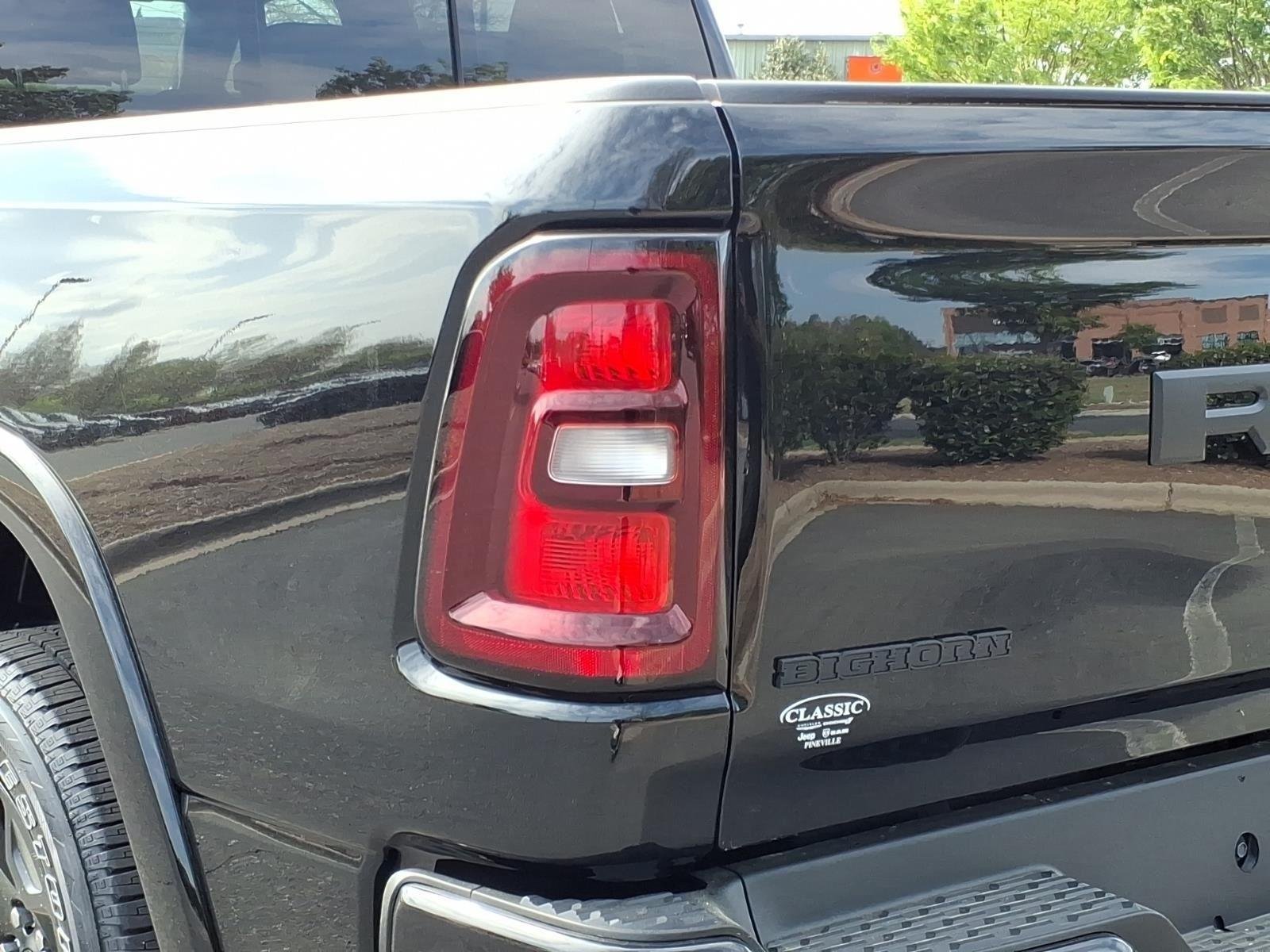 New 2026 Diamond Black Crystal Pearl-Coat Exterior Paint RAM Big Horn image 17