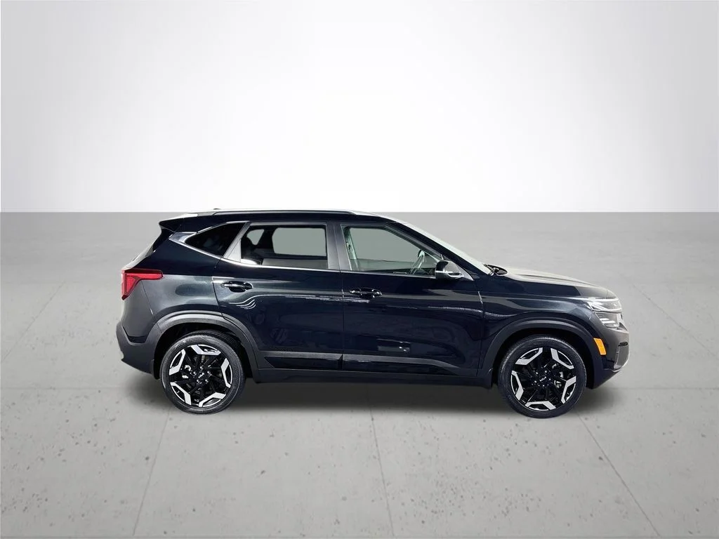 Used 2024 Black Kia SX image 5
