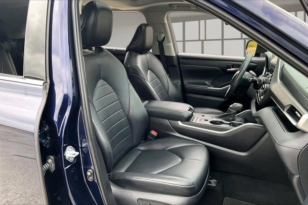 Used 2021 Blue Toyota XLE image 30