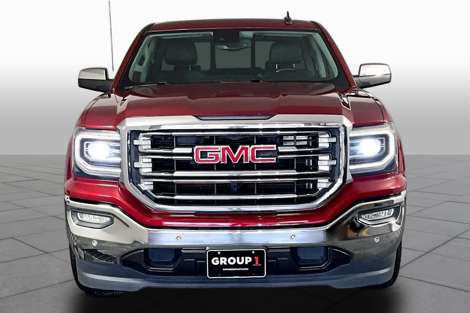 Used 2018 RED QUARTZ TINTCOAT GMC SLT image 4