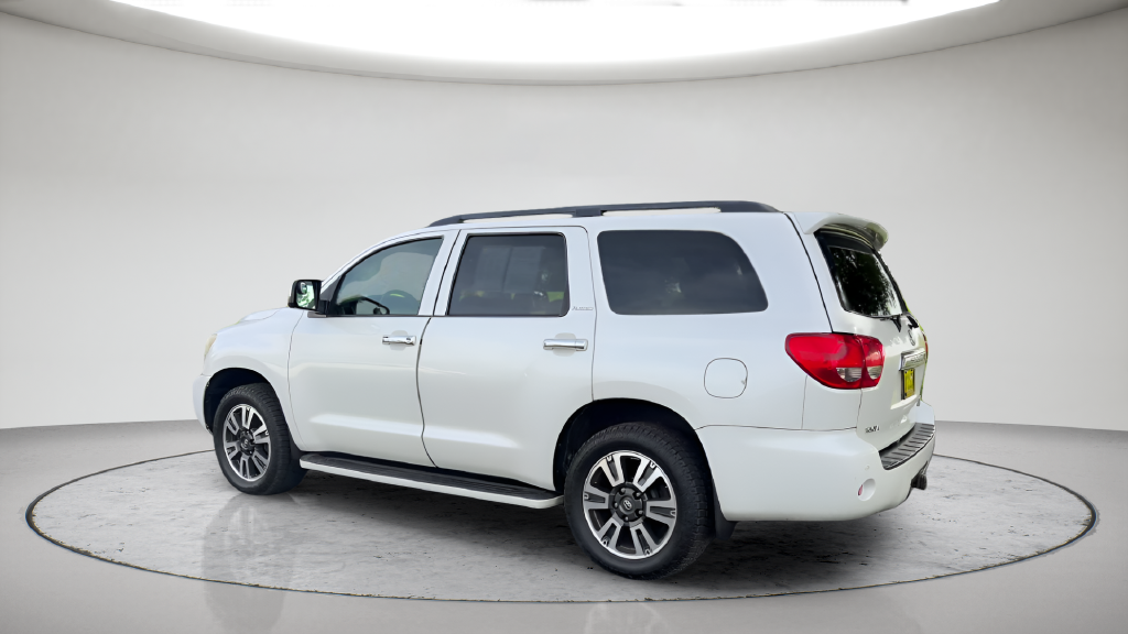 Used 2010 Super White Toyota Platinum image 11