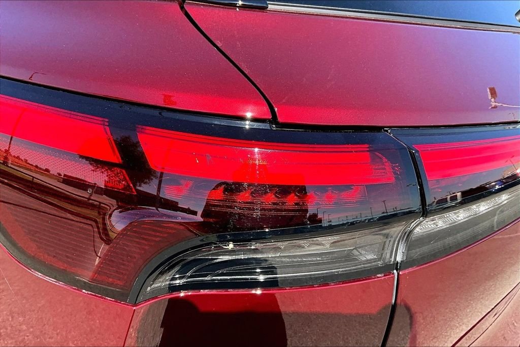 Used 2026 Red INFINITI LUXE image 33