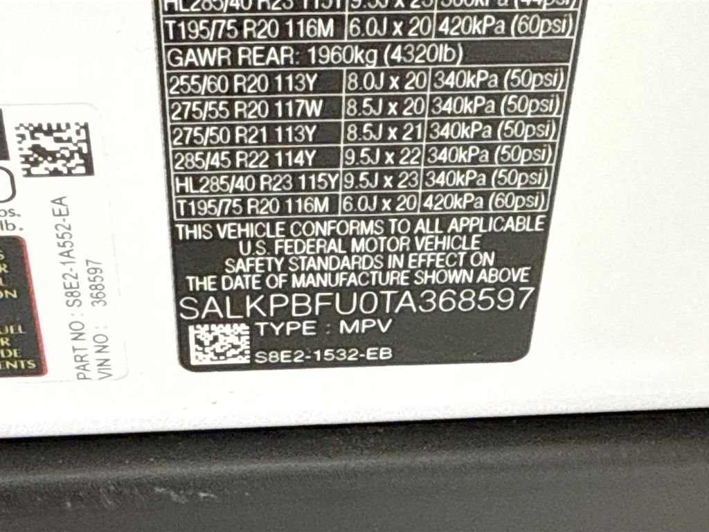 New 2026 Fuji White LAND ROVER SE 7 Seats image 34