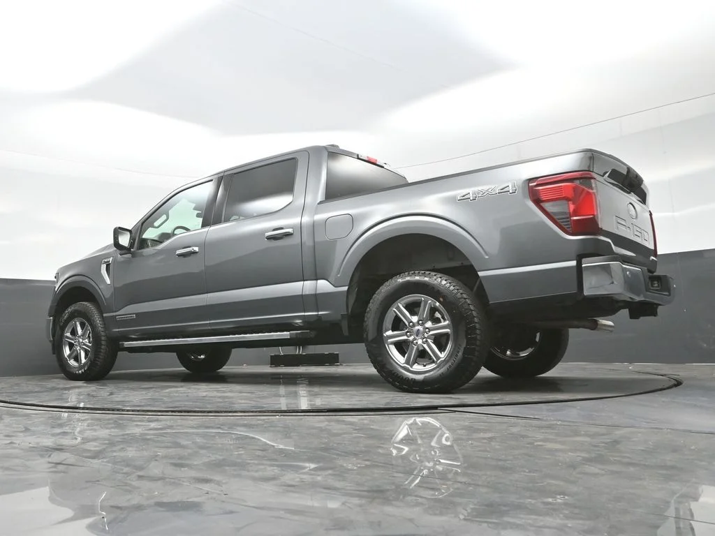 Used 2025 Gray Ford XLT image 26
