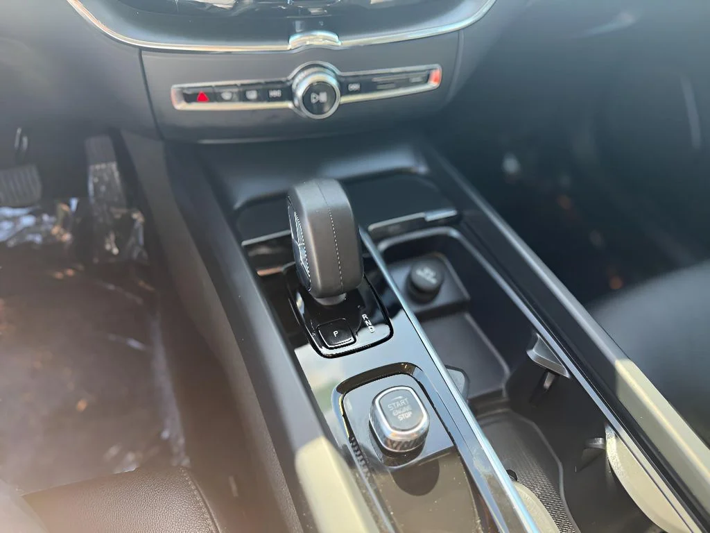 2025 Volvo XC60 Core - Photo 14