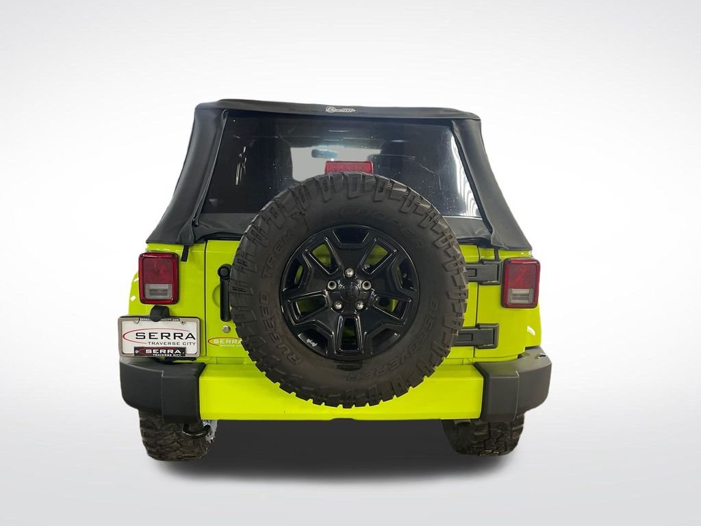 Used 2017 Green Jeep Unlimited Sahara image 4