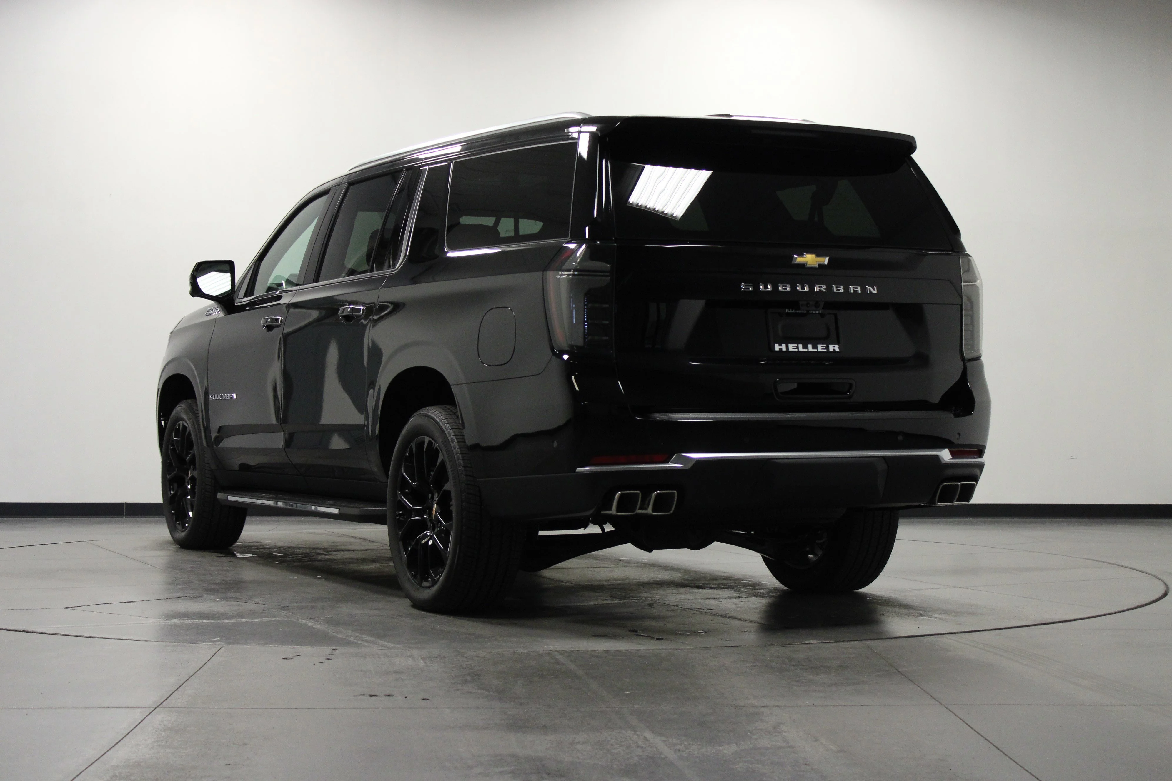 2026 Chevrolet Suburban High Country - Photo 6
