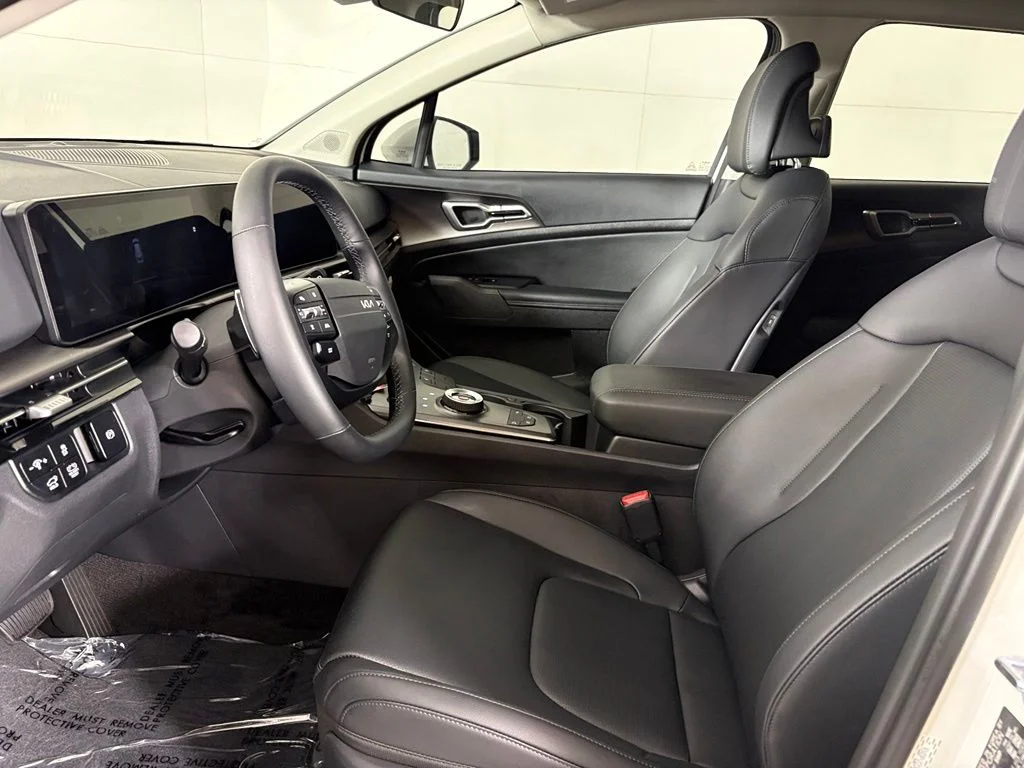 New 2027 White Kia EX image 22