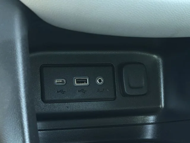 Used 2021 White Chevrolet LS image 25
