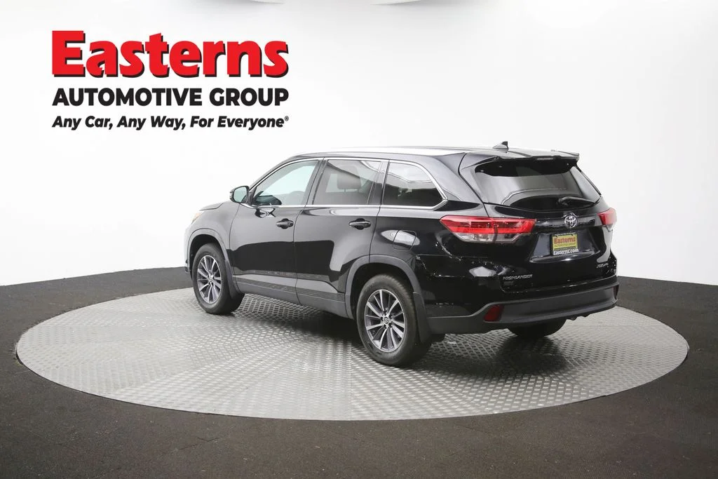 Used 2019 Black Toyota XLE image 68