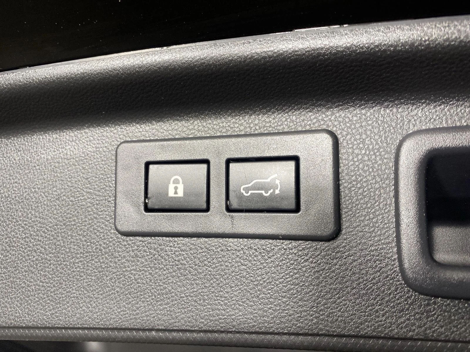 Used 2023  Subaru Premium image 26