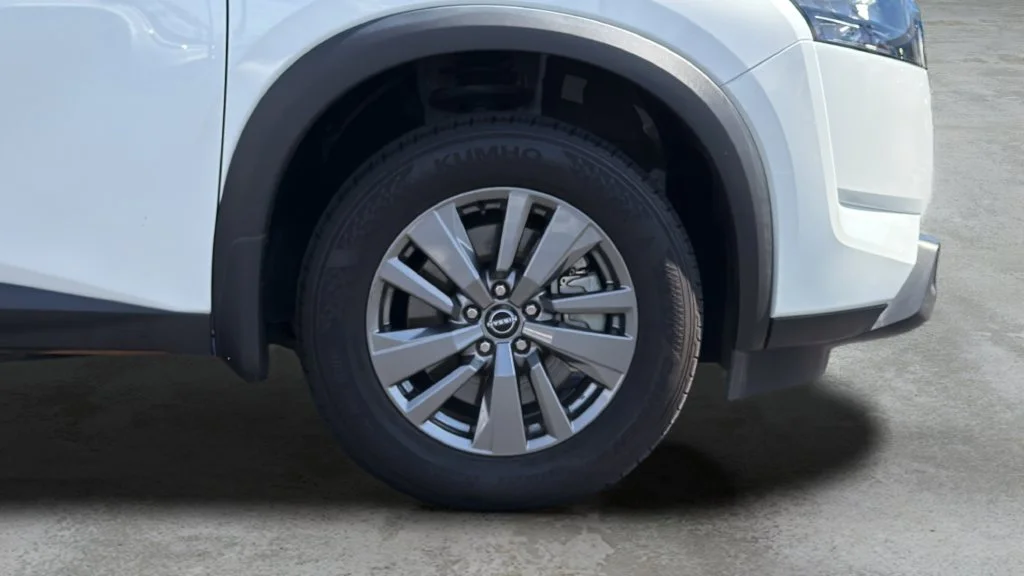 Used 2025 White Nissan SV image 32