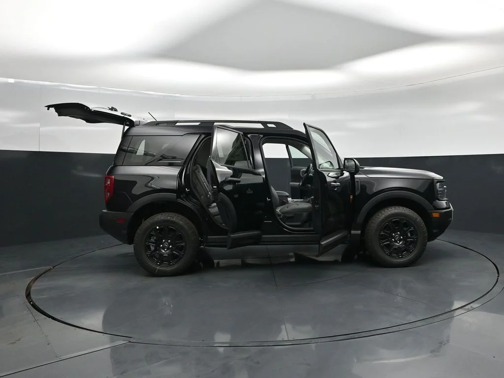 New 2026 Shadow Black Ford Badlands image 4