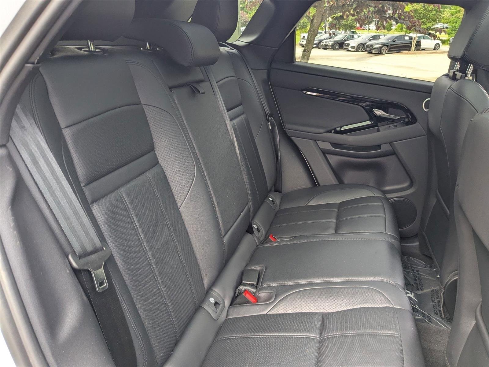 Used 2024 Fuji White Land Rover Core S image 28