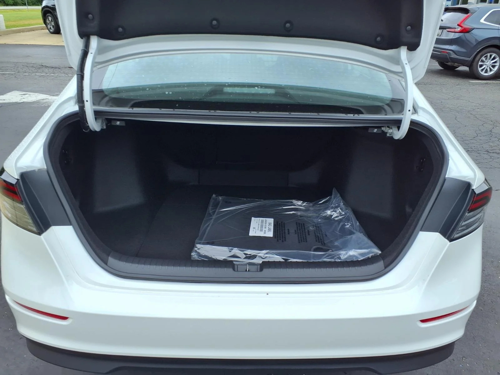 New 2026 Platinum White Pearl Honda SE image 5