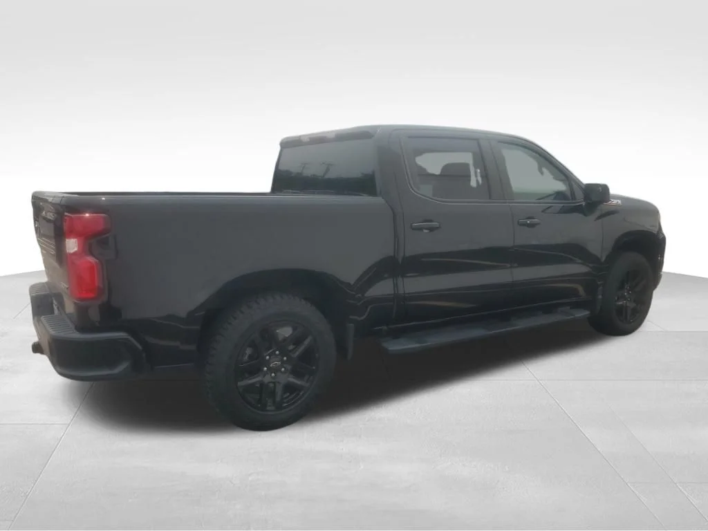 Used 2023 Black Chevrolet RST image 9