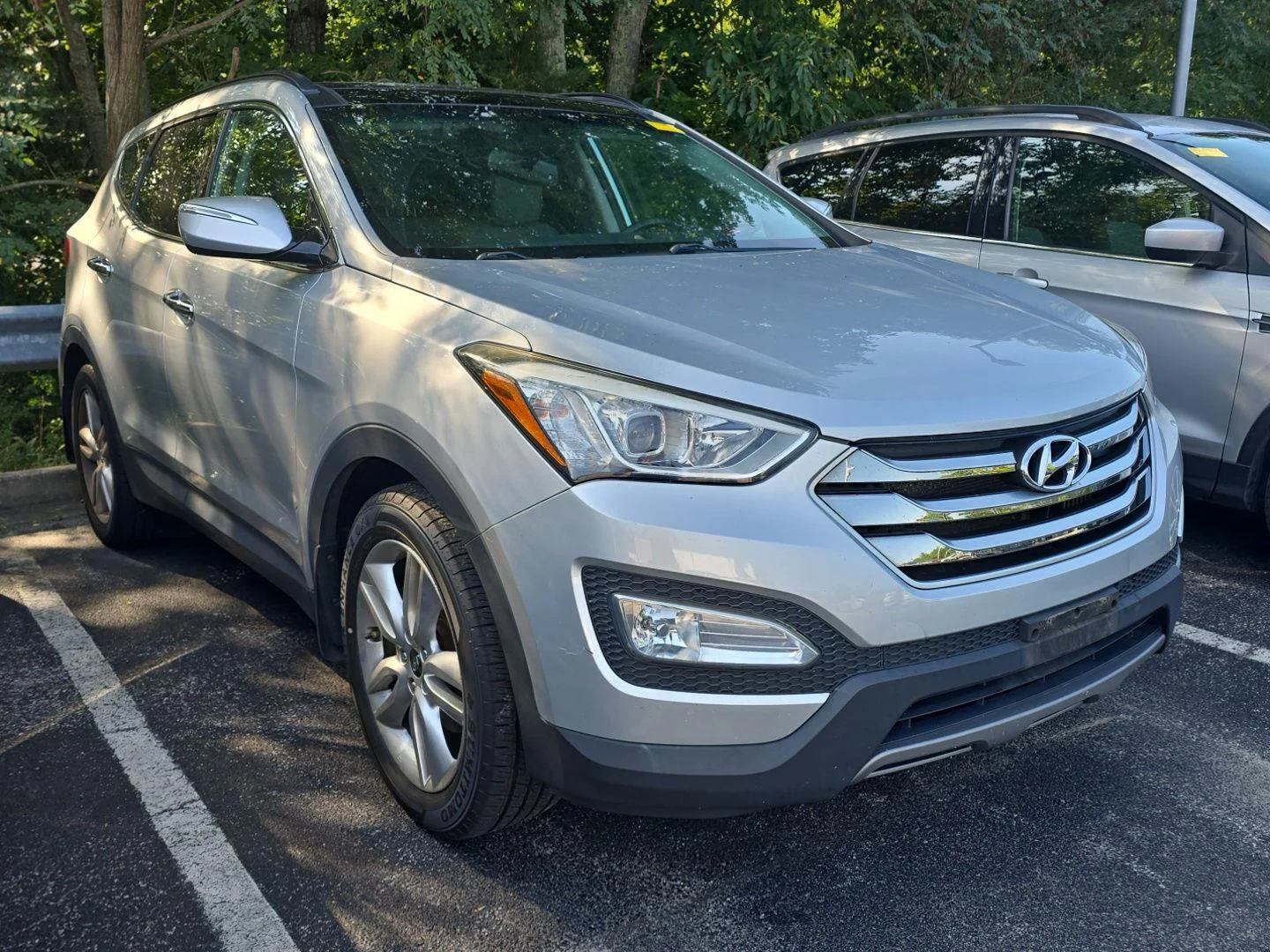 Used 2016 Sparkling Silver Hyundai  image 1