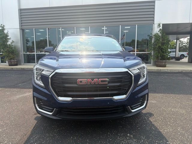 Certified Used 2022 Marine Metallic GMC SLE image 9