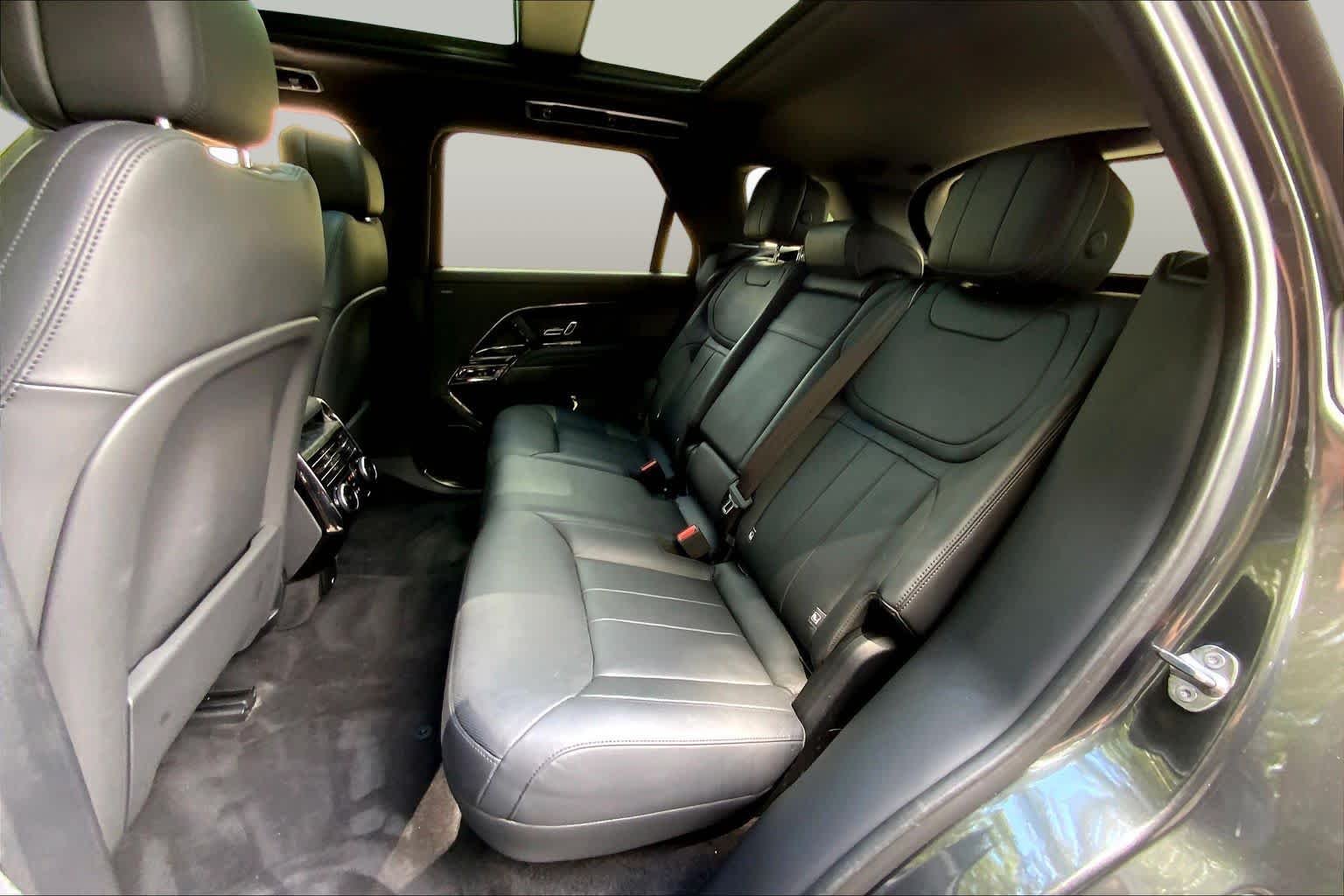 Used 2023 Carpathian Grey Premium Metallic Land Rover SE image 20