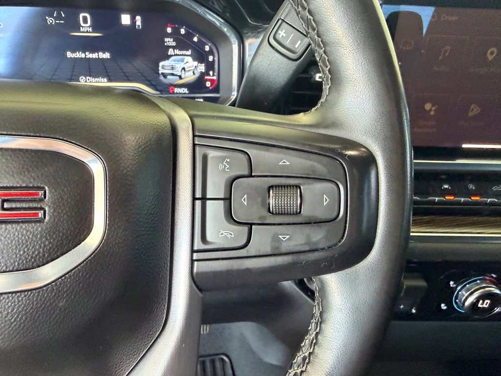 Used 2023 White GMC Elevation image 21