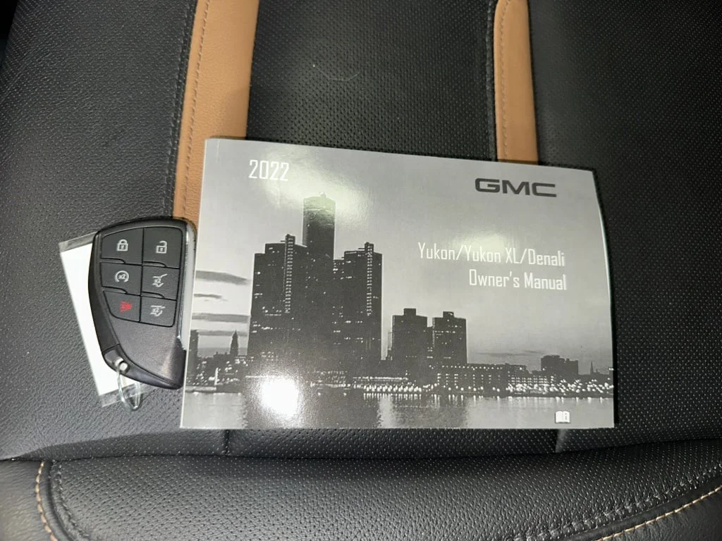 Certified Used 2022 Midnight Blue Metallic GMC AT4 image 4