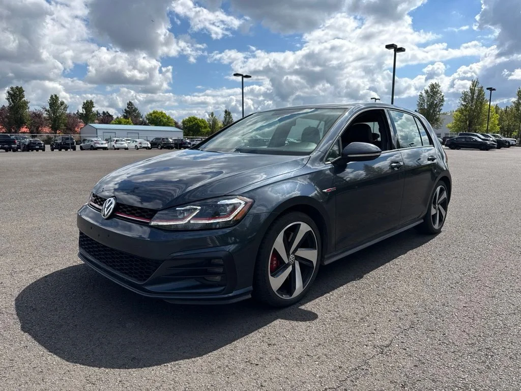 Used 2019 Night Blue Metallic Volkswagen 2.0T SE image 3