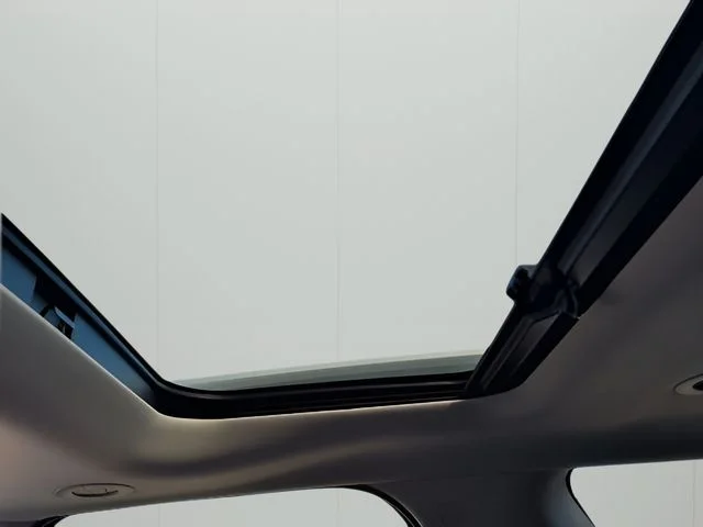 Used 2017 White GMC Limited image 44