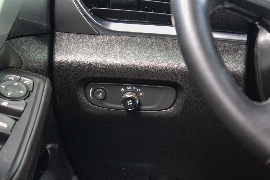 Used 2023 MOSAIC BLACK METALLIC Chevrolet LT Cloth image 17