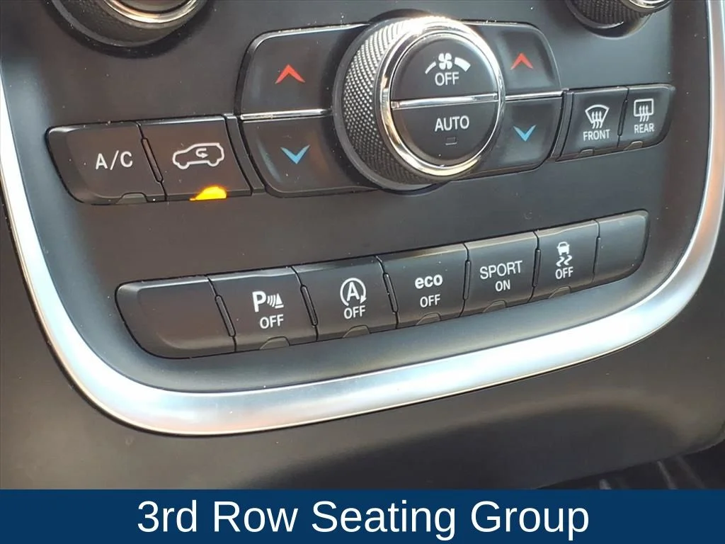 Used 2019  Dodge SXT Plus image 5