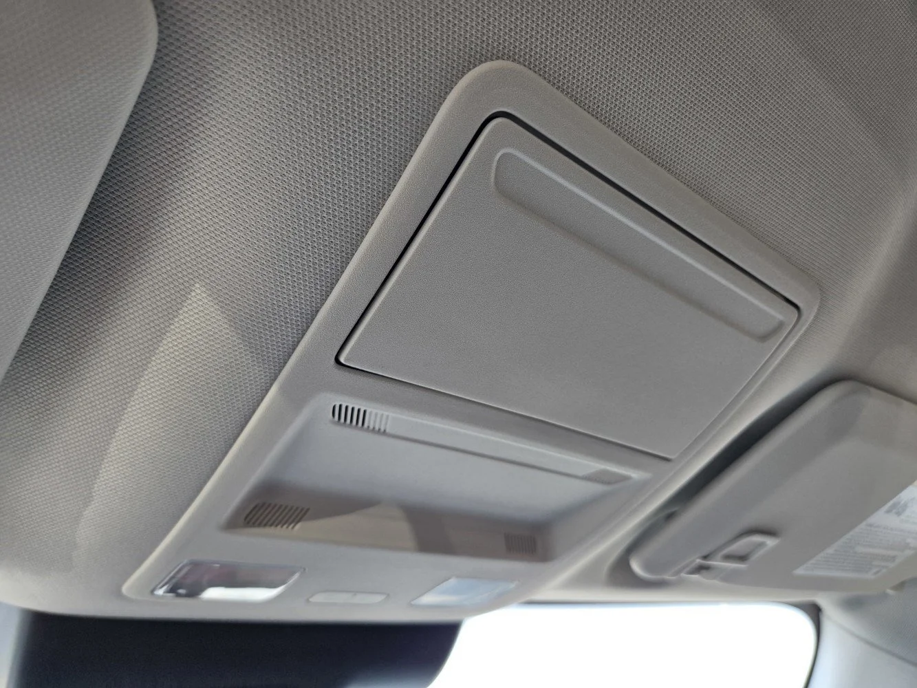 New 2026 Space White Metallic Ford XLT image 10
