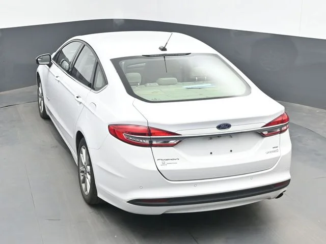 Used 2017 Oxford White Ford SE image 21