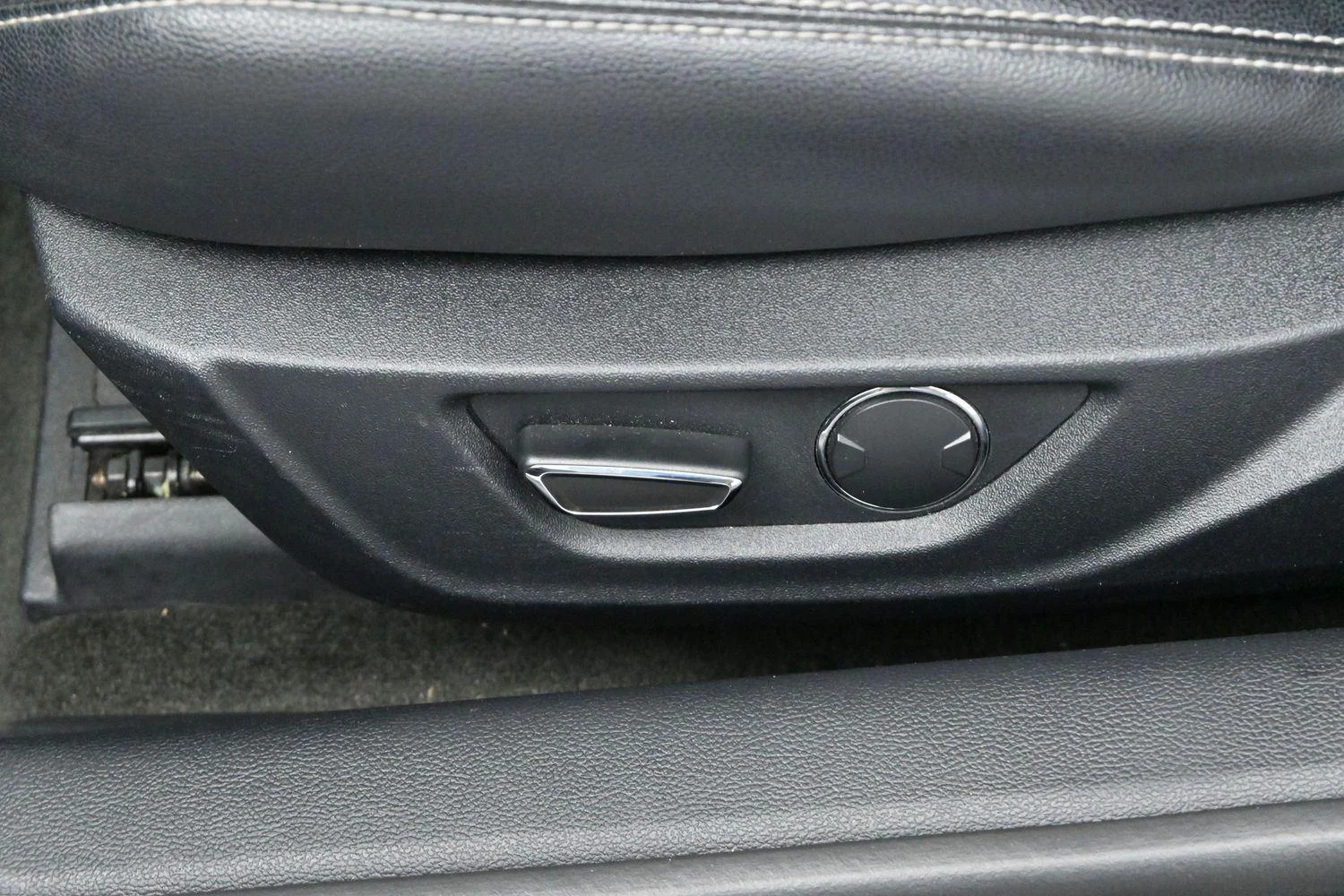 Used 2018 Magnetic Ford GT Premium image 14