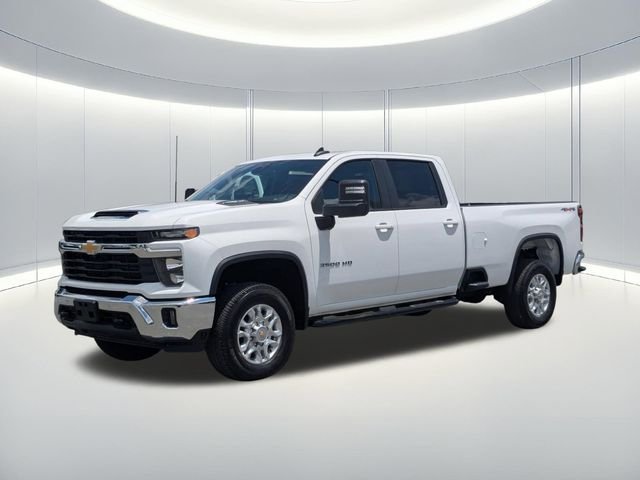 Used 2025 White Chevrolet LT image 1