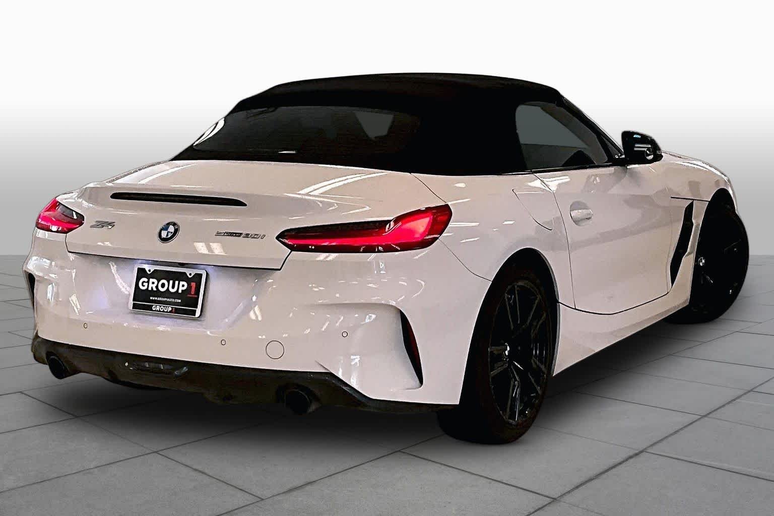 Used 2023 Alpine White BMW sDrive30i image 12
