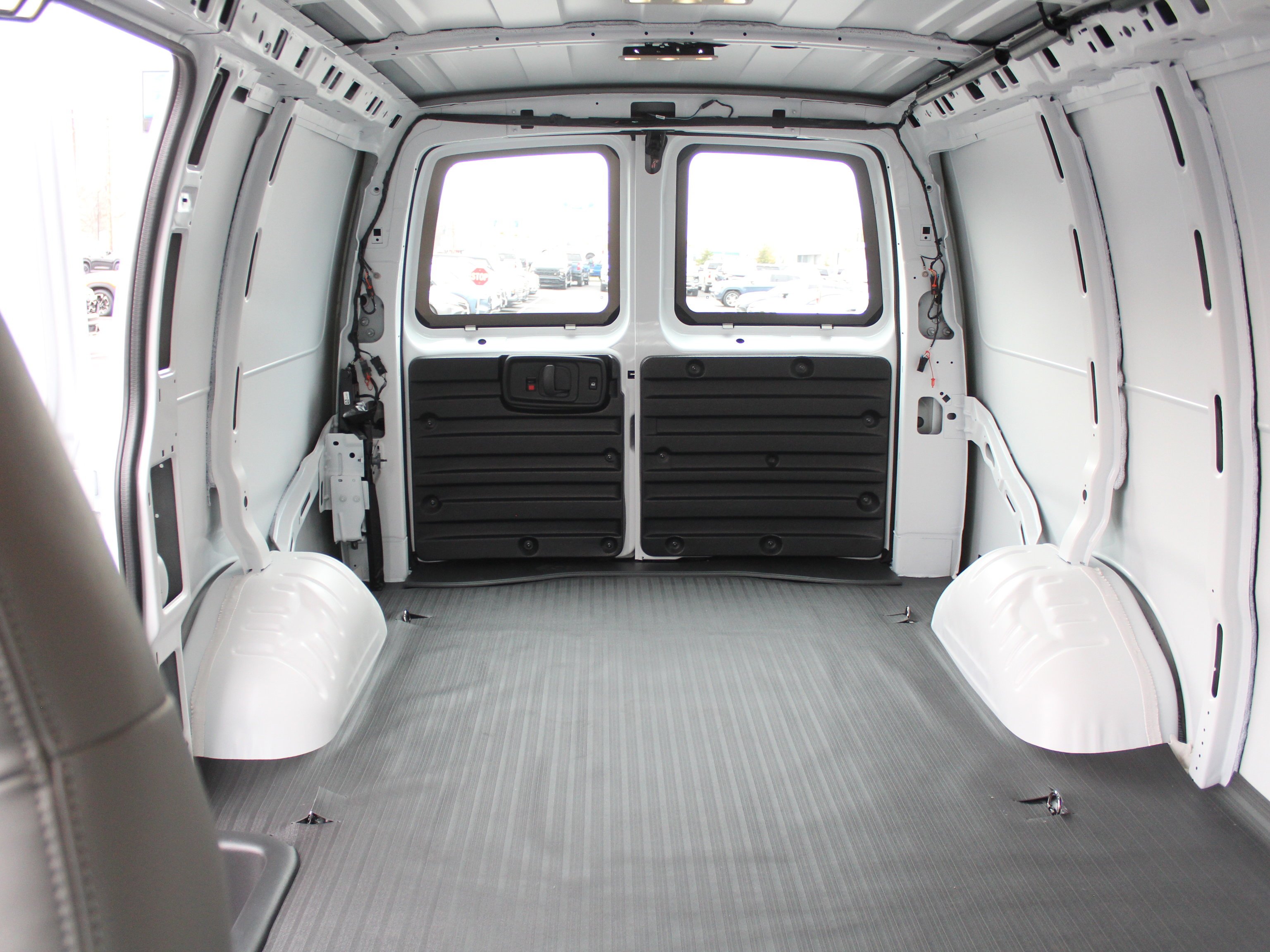 2025 Chevrolet Express Cargo Work Van - Photo 16