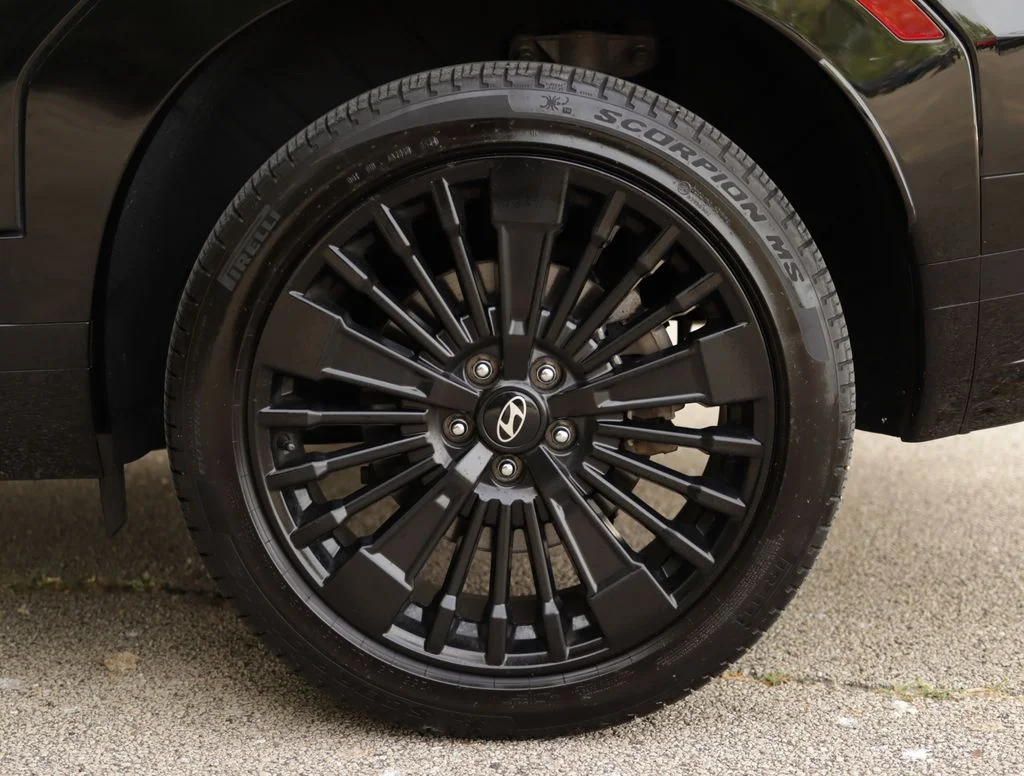 Used 2024 Black Hyundai Calligraphy image 48