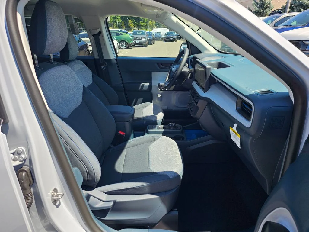 New 2025 Space White Metallic Ford XLT image 10