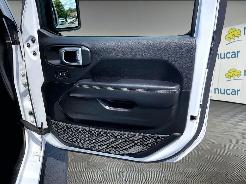 Used 2022 White Jeep Overland image 12