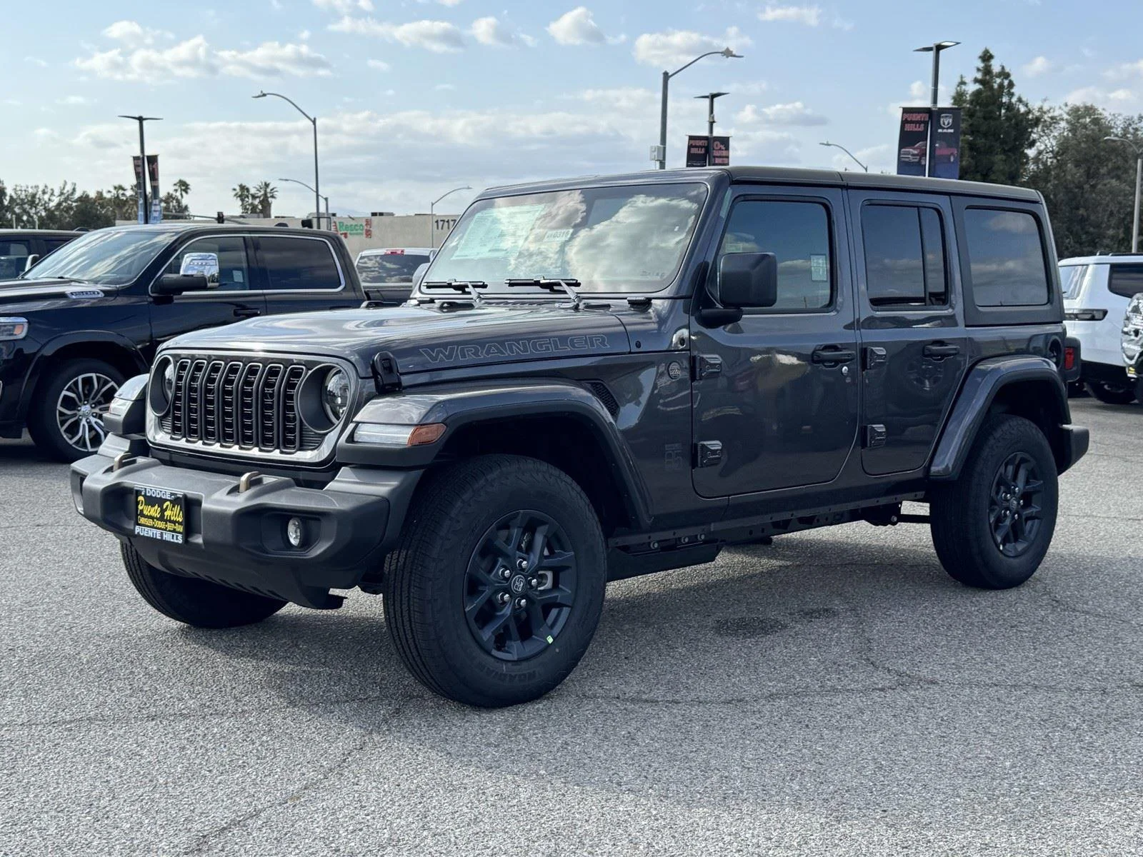 New 2026 Granite Crystal Metallic Clearcoat Jeep 85th Anniversary image 3