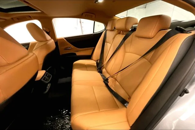 Used 2022 Iridium Lexus 350 image 24