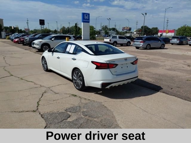 Used 2023 Pearl White Nissan 2.5 SL image 7