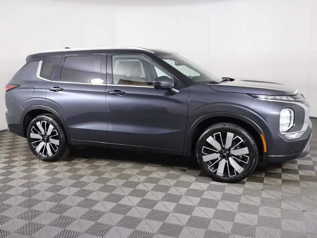 2025 Mitsubishi Outlander SEL - Photo 23