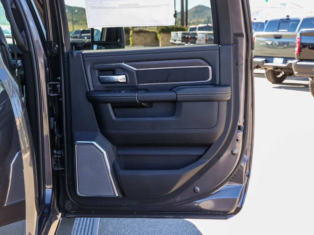New 2026 Granite Crystal Metallic Clear-Coat Exterior Paint RAM Laramie Night Edition image 17