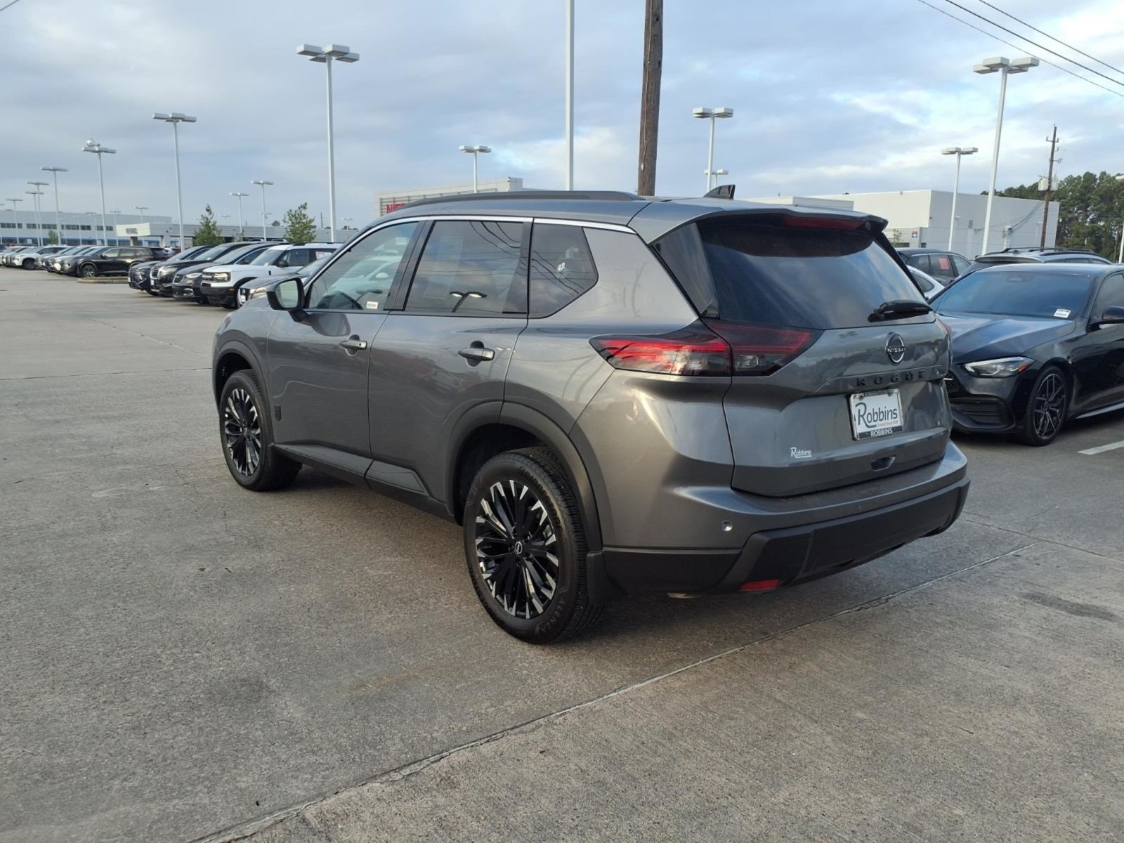 2026 Nissan Rogue photo 2 of 28