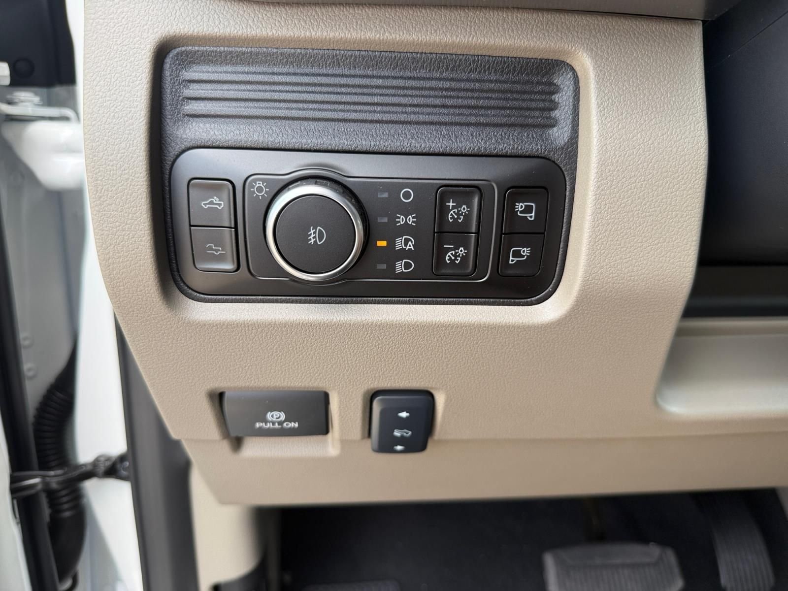 New 2026 Star White Metallic Tri-Coat Ford F-350® Platinum® image 26