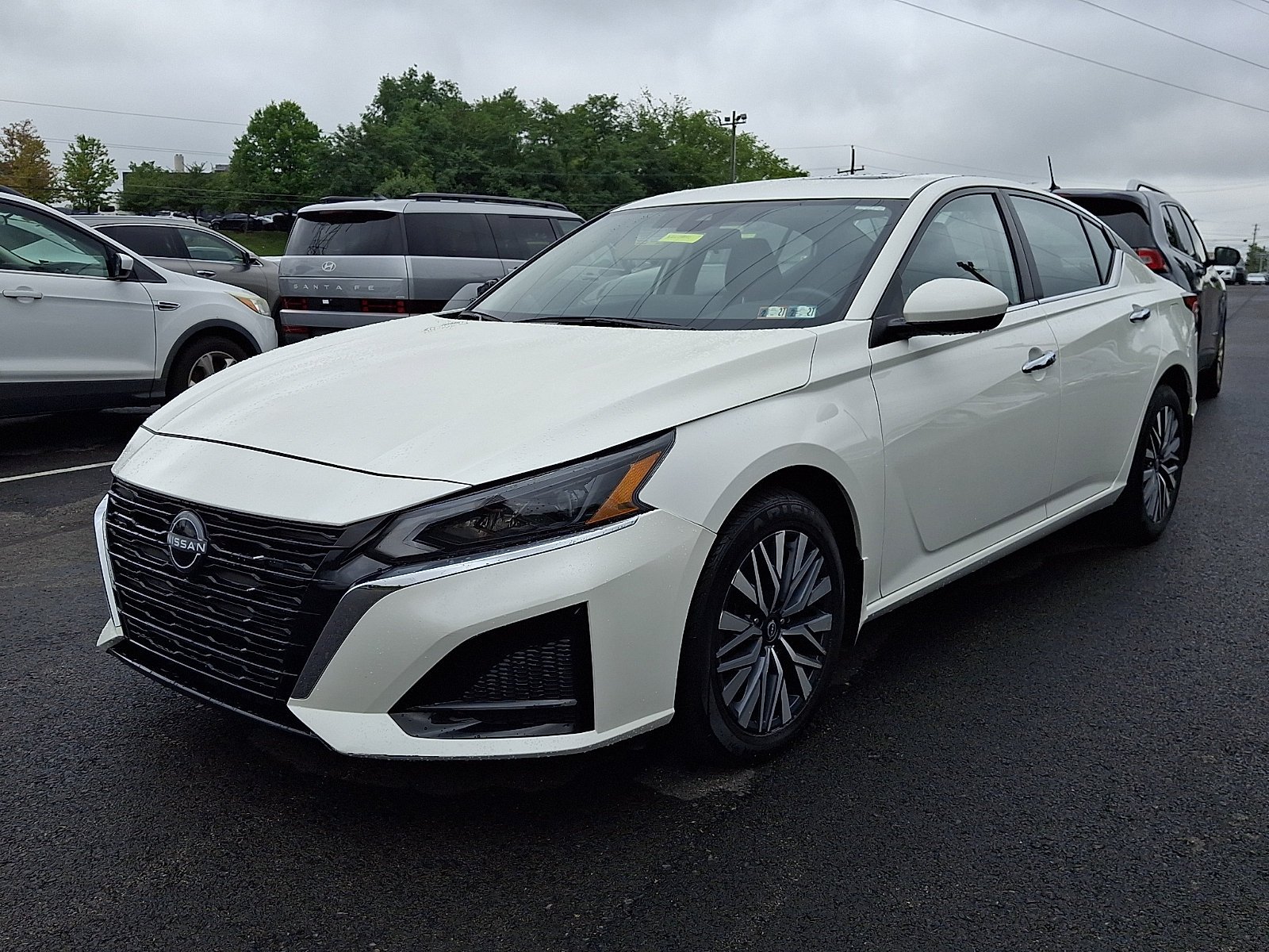 Used 2023 Pearl White Tricoat Nissan 2.5 SV image 1
