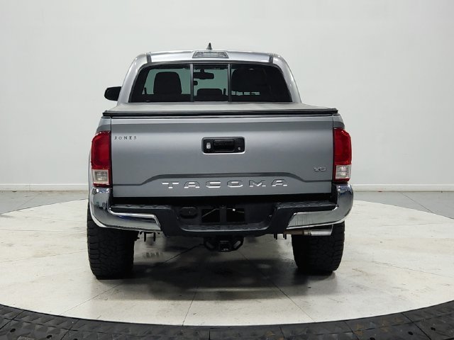 Used 2017 Silver Toyota SR5 image 7