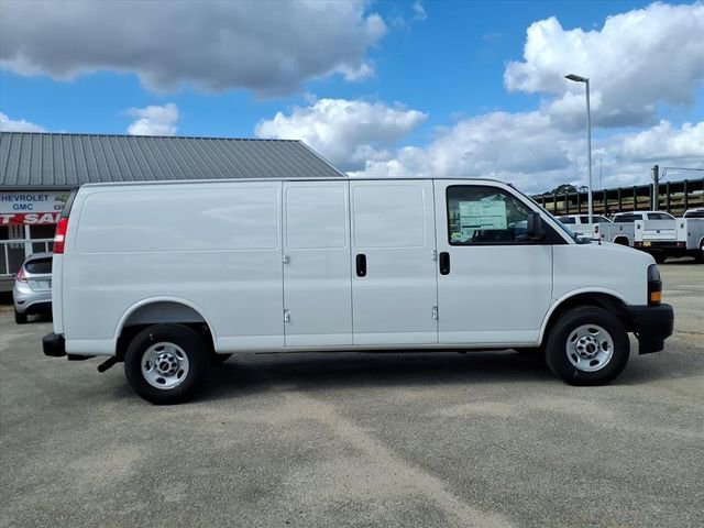 New 2025 Summit White GMC Work Van image 7